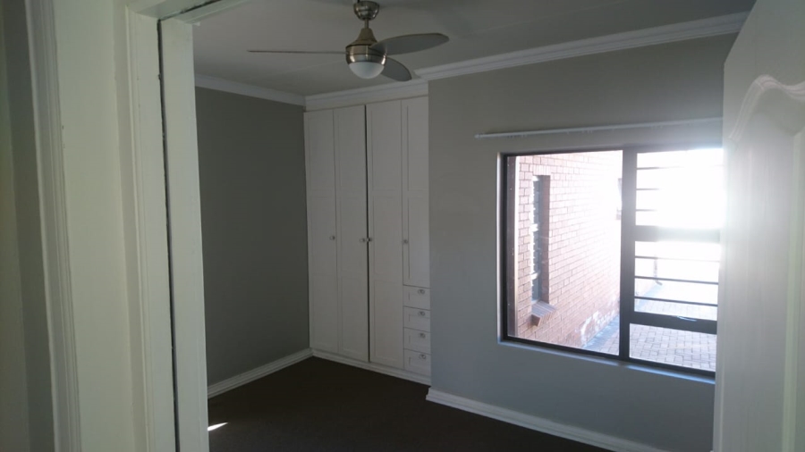 To Let 3 Bedroom Property for Rent in Hillside Free State
